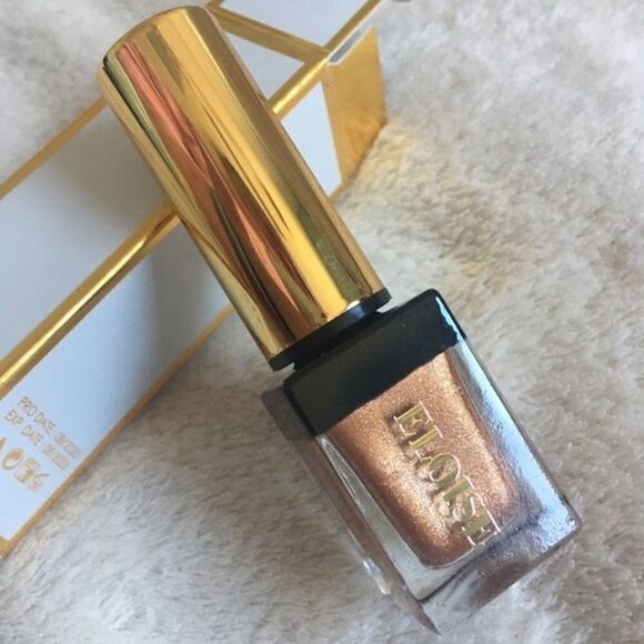 ELOISE • metallic liquid eye shadow - Picture 4 of 5